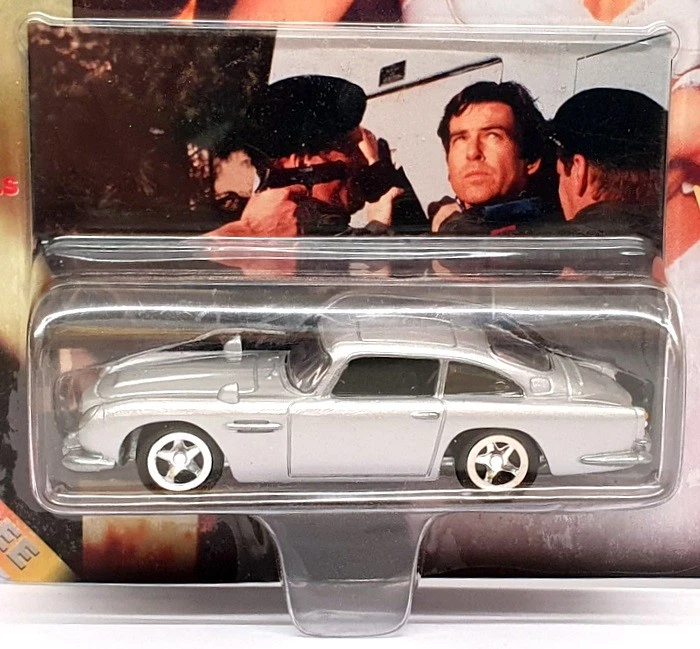 Corgi 1/64 Scale 99659 - Aston Martin DB5 Bond 007 Goldeneye - Silver - Image 4 of 4