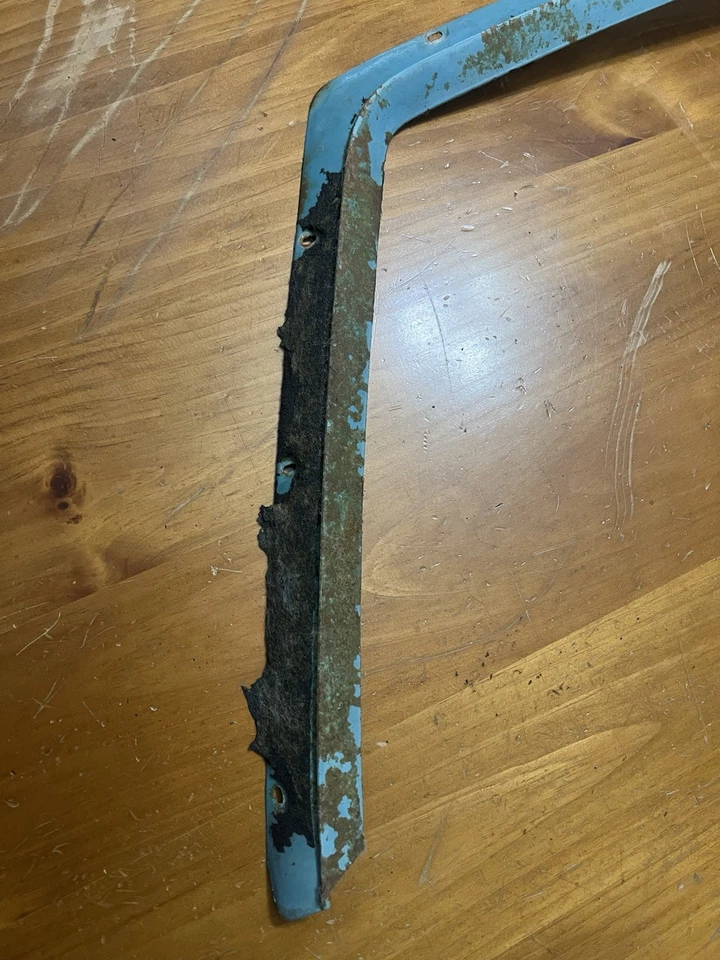 1986–1988 Chevrolet Monte Carlo LS Half Vinyl Trim With TRUNK UPPER FILLER PANEL - Image 3 of 4