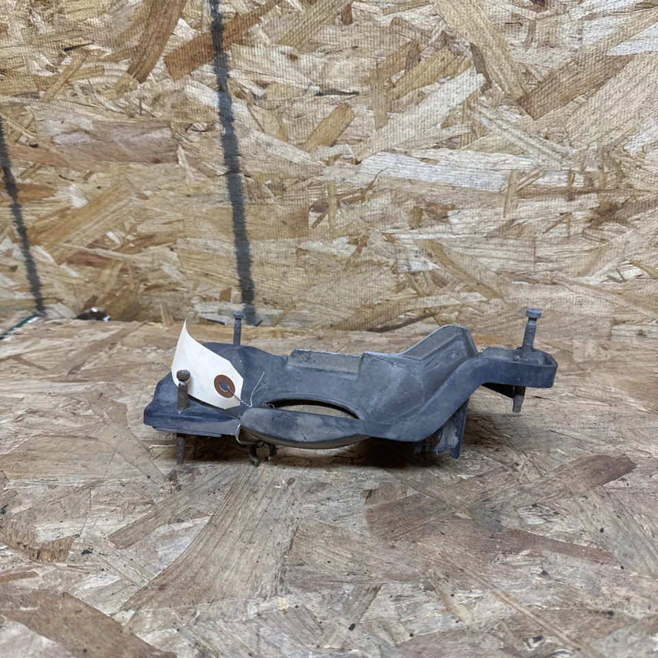 87 93 Mustang Faro Lámpara Cubo Montaje Soporte Marco de Luz 1987 1993 Izquierdo LH Foto 4 de 4