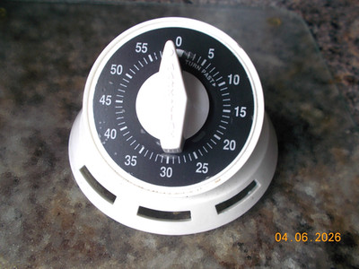 Mark-Time One Hour Timer with loud bell, Tested and Working