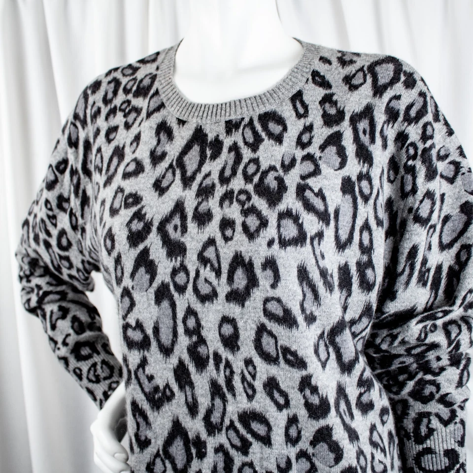 Nuevo Suéter Cajero Mujer Tejido Negro Gris Patrón Leopardo BLOOMINGDALE's Talla XL Foto 3 de 4