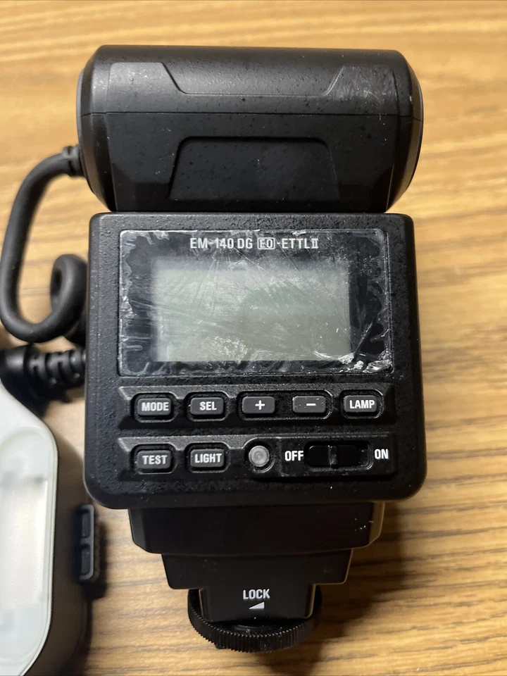 Sigma EM-140 DG Ring Light/Macro Flash for Nikon - Image 3 of 4