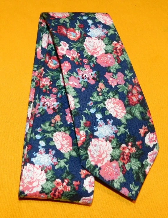 PORTAFOLIO PERRY ELLIS CORBATA FLORAL TODO ALGODÓN AZUL/ROJO/BLANCO - CORBATAS DE DISEÑADOR. Foto 2 de 3