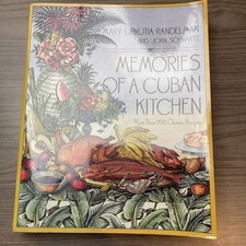 Memoirs of a Cuban Kitchen Cookbook- More than 200 Cuban Recipes-1992