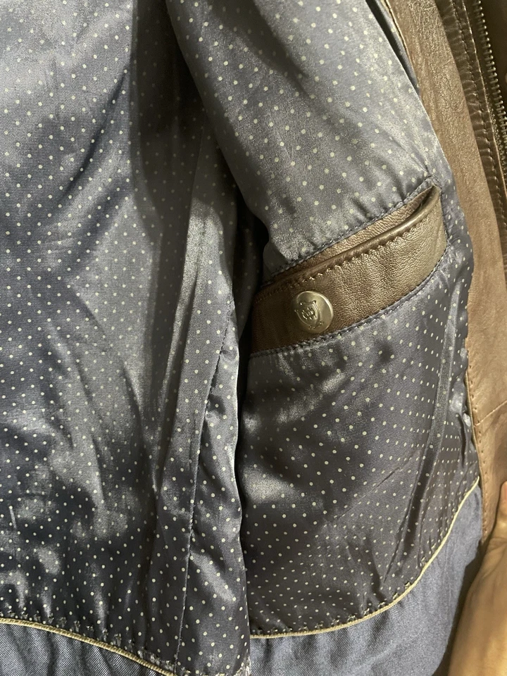 Chaqueta militar de cuero marrón oscuro Massimo Dutti Foto 4 de 4