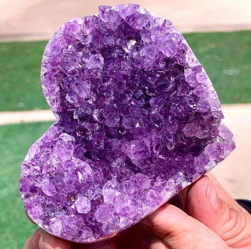 370G  Natural heart-shaped Amethyst gem quartz cluster crystal sample
