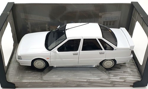 Solido 1/18 Scale Diecast S1807705 Renault 21 Turbo MK1 1988 - White - Picture 4 of 5