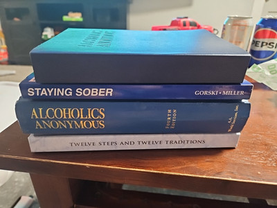 Alcoholics Anonymous AA Fourth Edition 2001 Hardcover Good Condition 