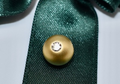 NIESSING  GROßE Brillantkugel 11 mm, Gelbgold 750/18K, Brillant 0,20 ct.