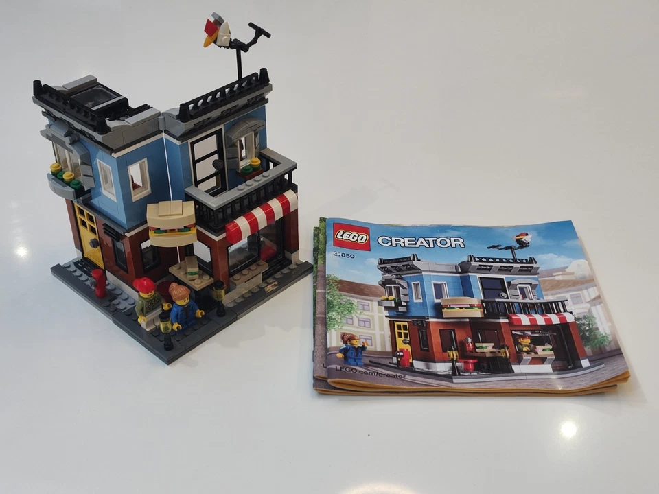 LEGO Creator 31050 Corner Deli, photo 1 of 4