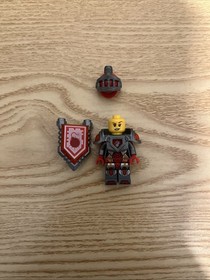 Lego Macy 70314 70323 70319 Nexo Knights Minifigure With Shield ￼