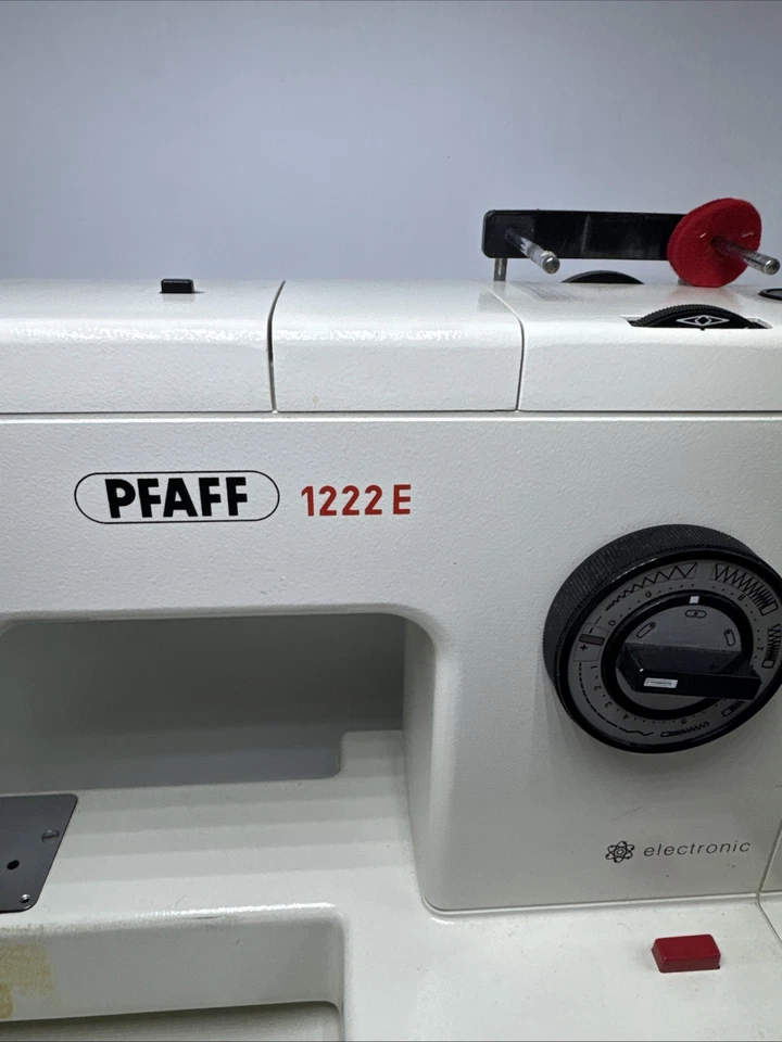 Pfaff 1222E 缝纫机带踏板 + 仅配件零件 — 第 2/4 张图片