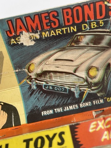 Corgi 261 James Bond Aston Martin DB5. Corgi Toys 261. 1965 . - Picture 19 of 24