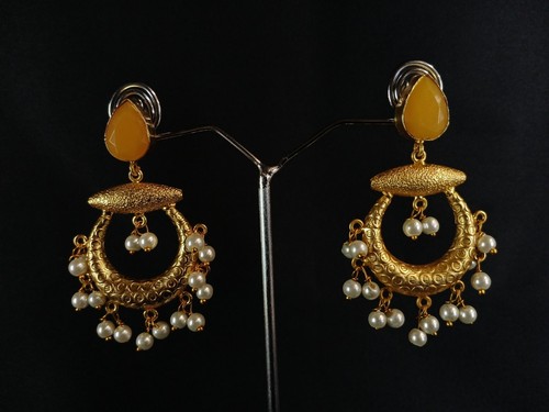 Dorato Crescent Cerchio Orecchini Con Giallo Pietra Bottone & Perla Goccia - Foto 3 di 10