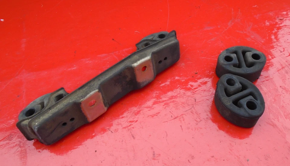 01-05 LEXUS IS300 SILENCIADOR DE ESCAPE GOMA SUSPENSIÓN SOPORTE SOPORTE CONJUNTO OEM Foto 4 de 4