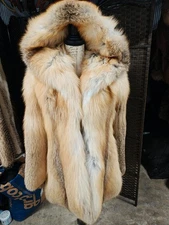 NWOT GOLDEN ISLAND FOX FUR PARKA JACKET COAT,DEEP HOOD.THICK SOFT PELTS.SZ MED.