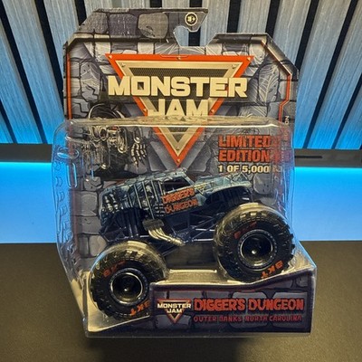 2025 Monster Jam Grave Digger Diggers Dungeon 1:64 Limited  1 of 5,000
