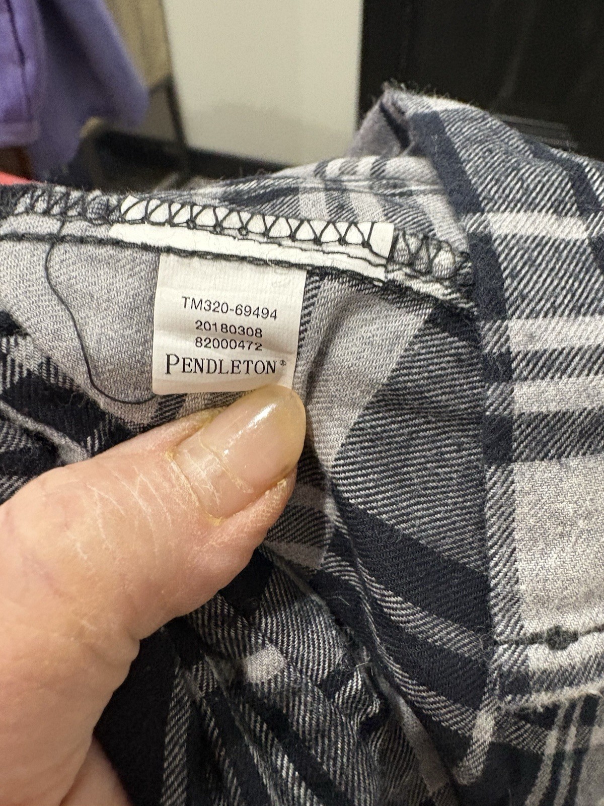 Pendleton Black And Gray Button Down Size Medium - image 4