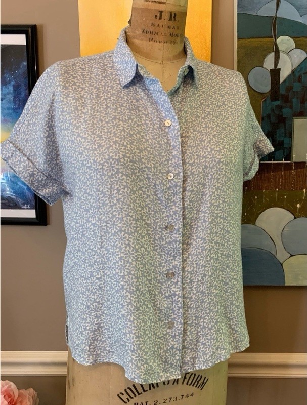 NWT Sigrid Olsen 100% Linen Sand Dollar Camp Shirt Blouse Blue & White Size XS