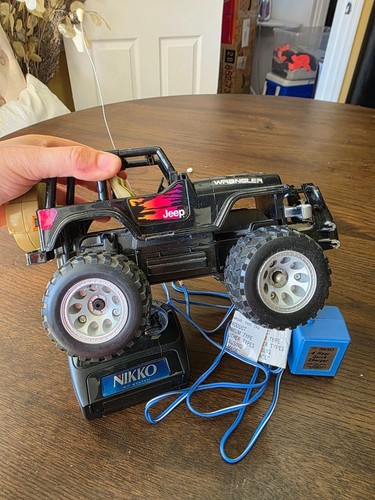 Vintage NIKKO Jeep Wrangler RC Includes Original Remote & Battery Good Shape - Picture 2 of 24