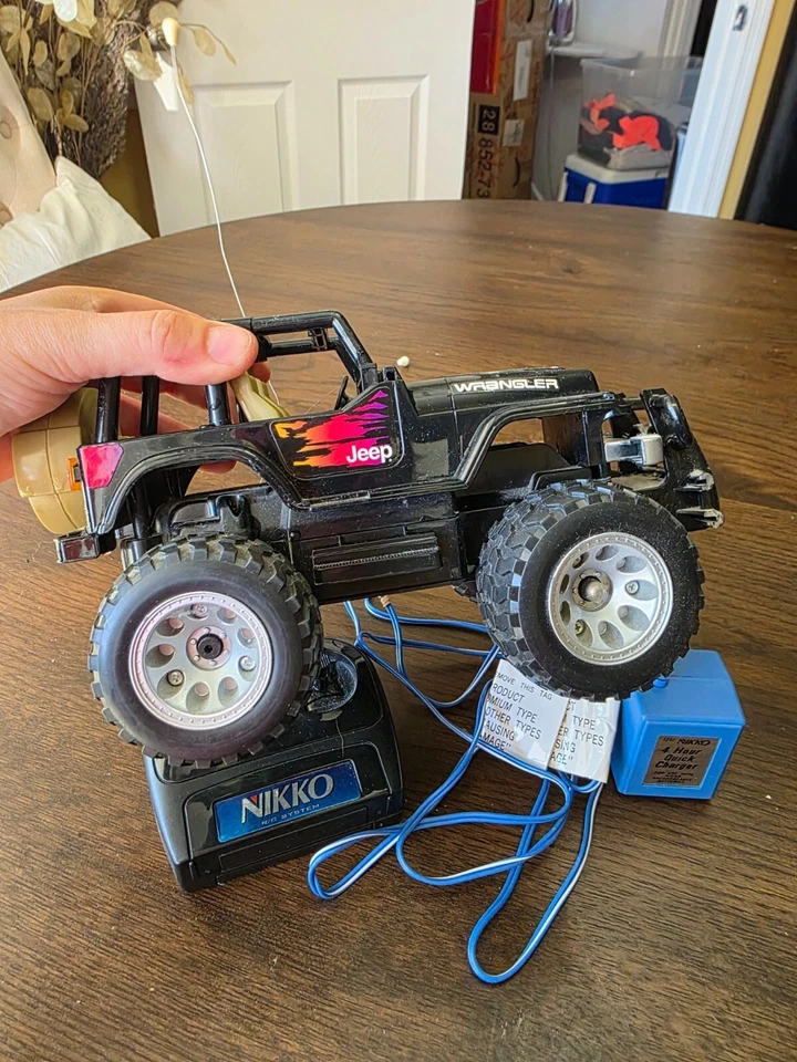 Jeep Wrangler RC vintage NIKKO incluye control remoto original y batería en buen estado Foto 2 de 4
