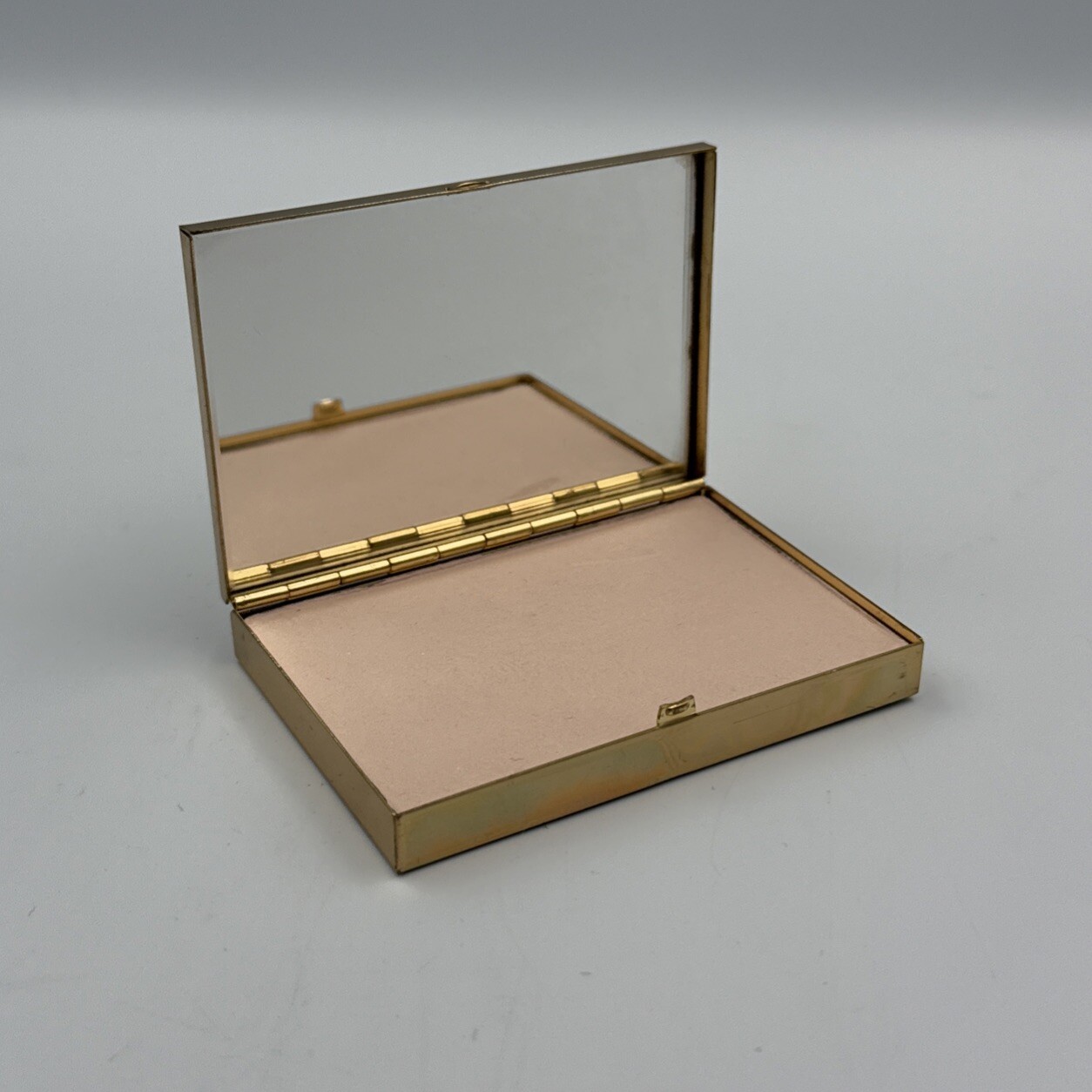 Dorothy Gray Powder Compact Secret of the Sea