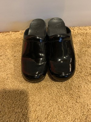 dansko sonja black patent