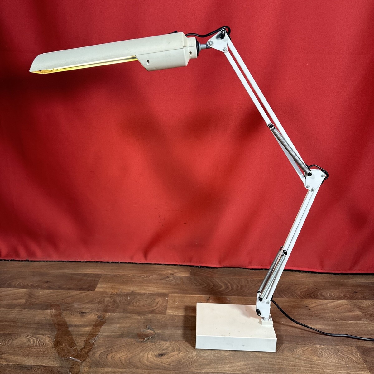 Luxo T 80 Swing Arm Desk Lamp Vintage White Adjustable PROP