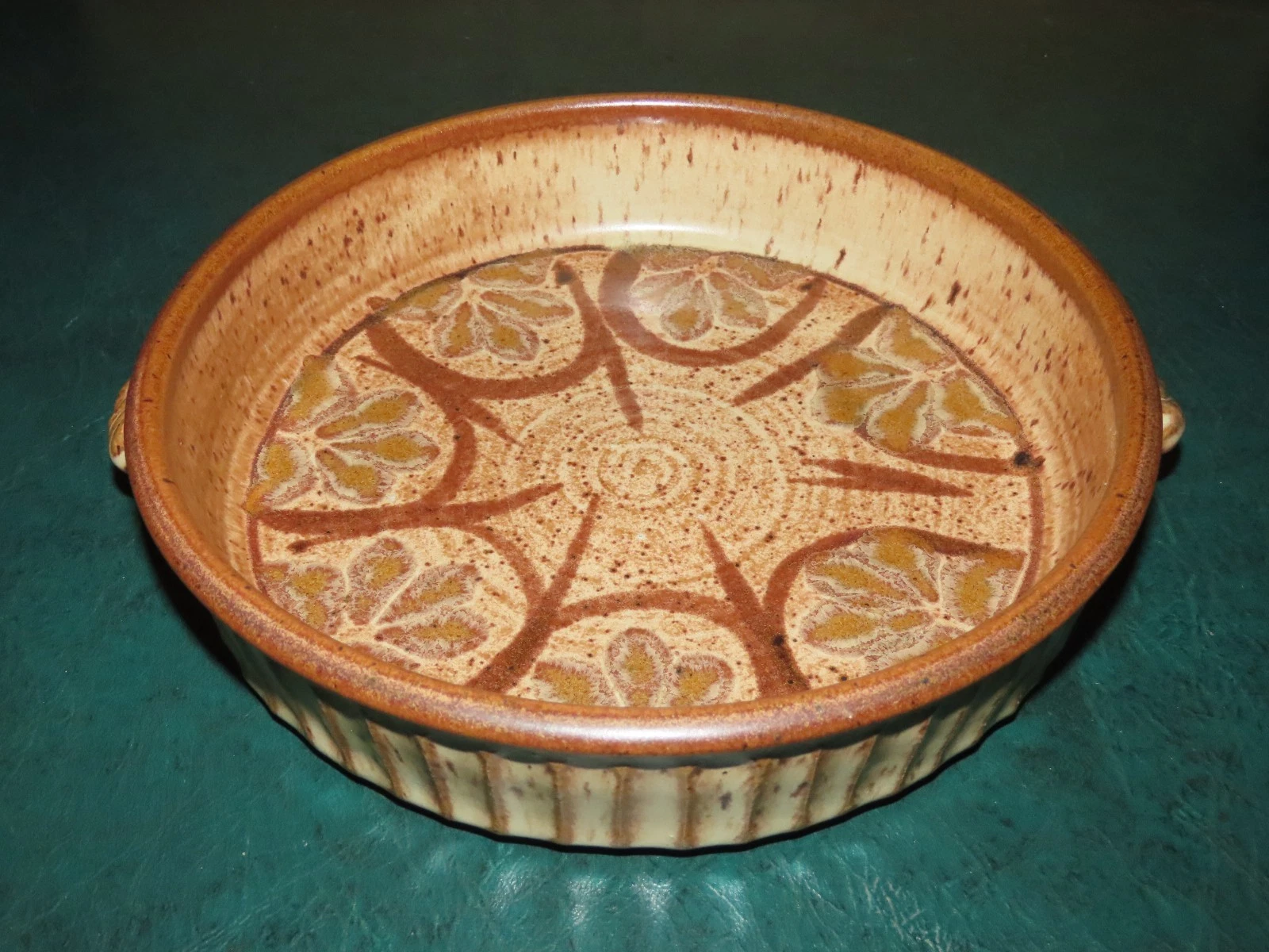 9.5" STONEWARE PIE BAKING SERVING DISH SIGNED REYNOLDS DEEP SIDED VINTAGE