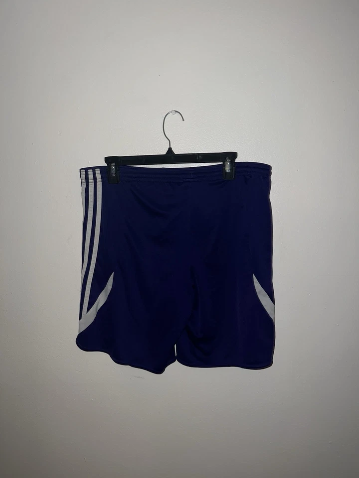 阿迪达斯 climacool 紫色足球短裤尺寸儿童 XL — 第 2/3 张图片