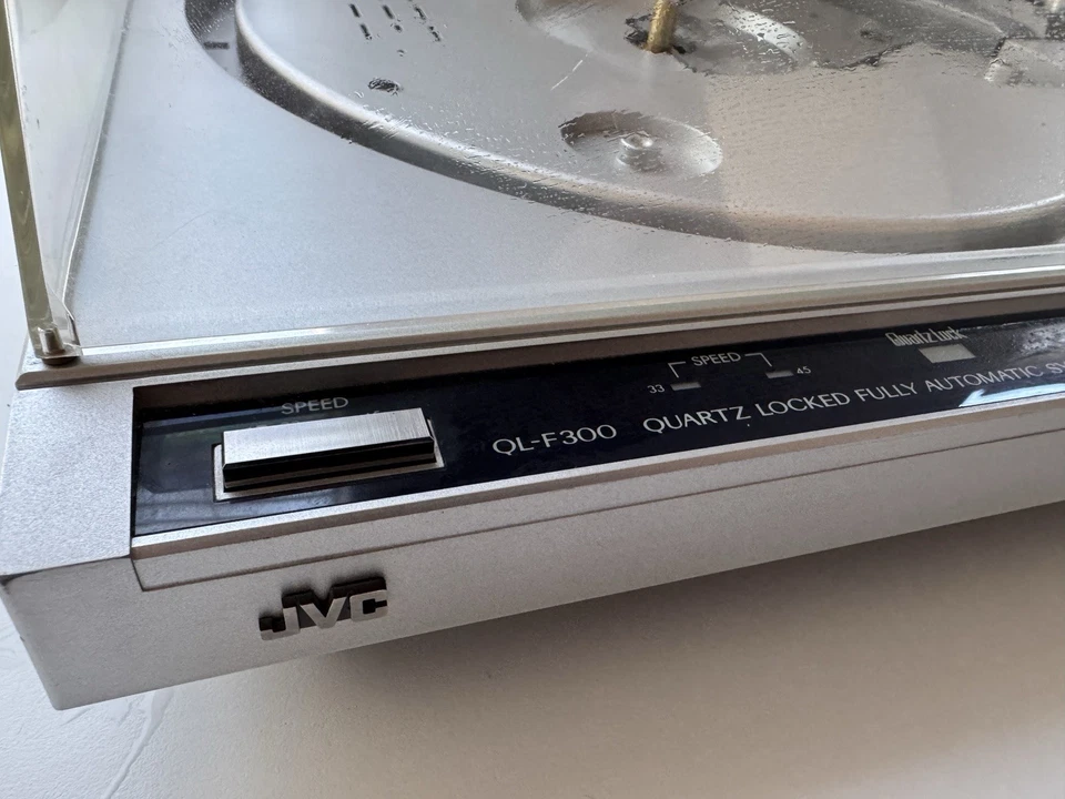 JVC QL-F300 Direct Drive Turntable For Parts Only – No Platter, No Cartridge - Image 2 of 4