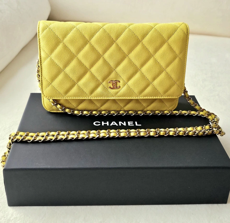 Chanel Caviar Cartera Clásica con Cadena Amarilla AP0250 *Casi Nueva* Foto 2 de 4