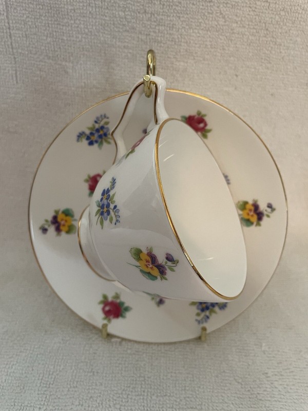 V003 Crown Staffordshire Floral Nosegay Pattern Fine Bone China Teacup & Saucer 