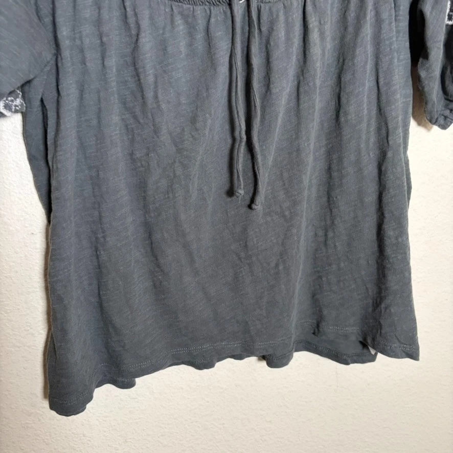 Lucky Brand Blouse Women's XS Gray V-Neck Boho Embroidered Casual Shirt Top - Image 4 of 4