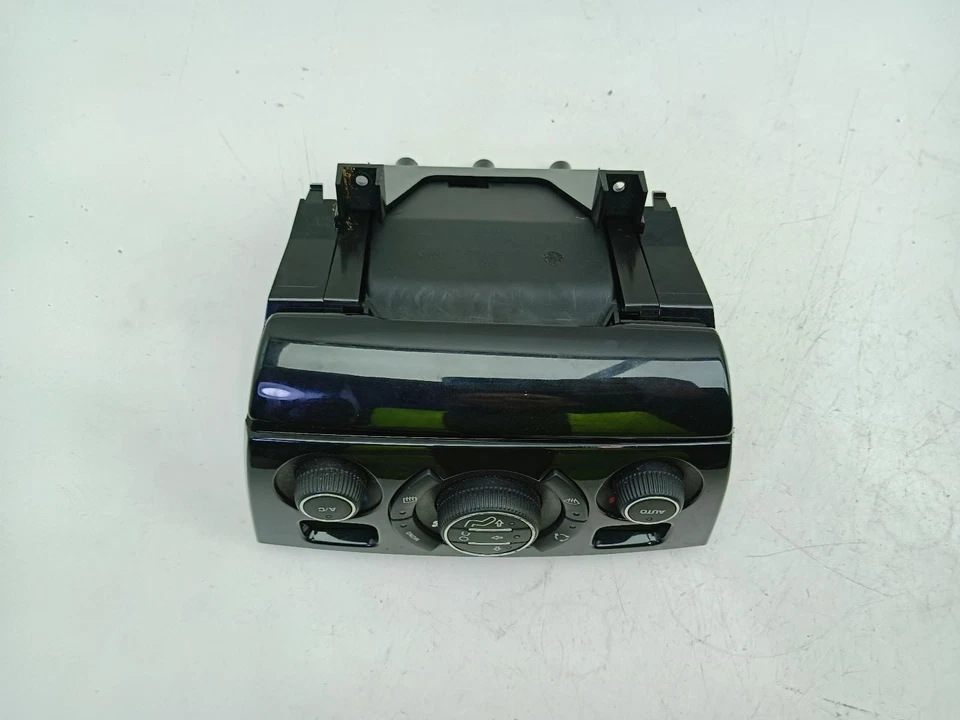 PEUGEOT RCZ AC AIR CON HEAT CONTROL PANEL 96718462XT 8231RC 2010 - 2016 - Image 3 of 4