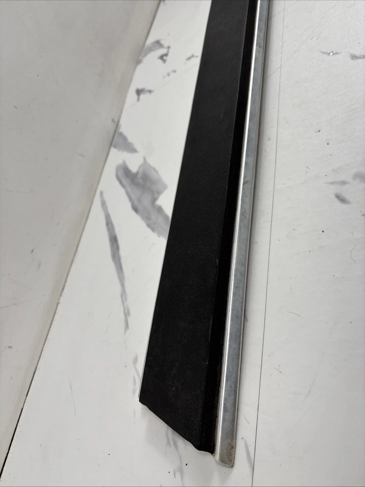 Dodge Ram D150 D250 81-90 pasajero derecho trasero plataforma larga carrocería inferior moldura Foto 3 de 4