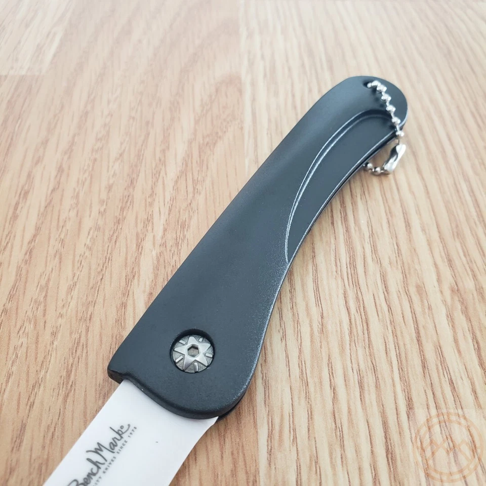 Cuchillo Plegable BenchMark 3" Hoja de Acero Cerámico Negro Mango/Llavero Sintético Foto 4 de 4