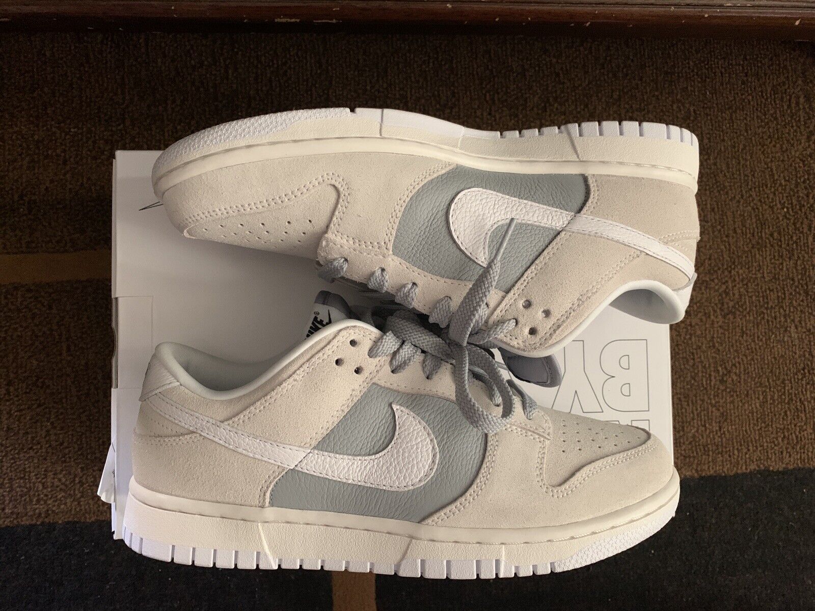 white oatmeal dunk low womens