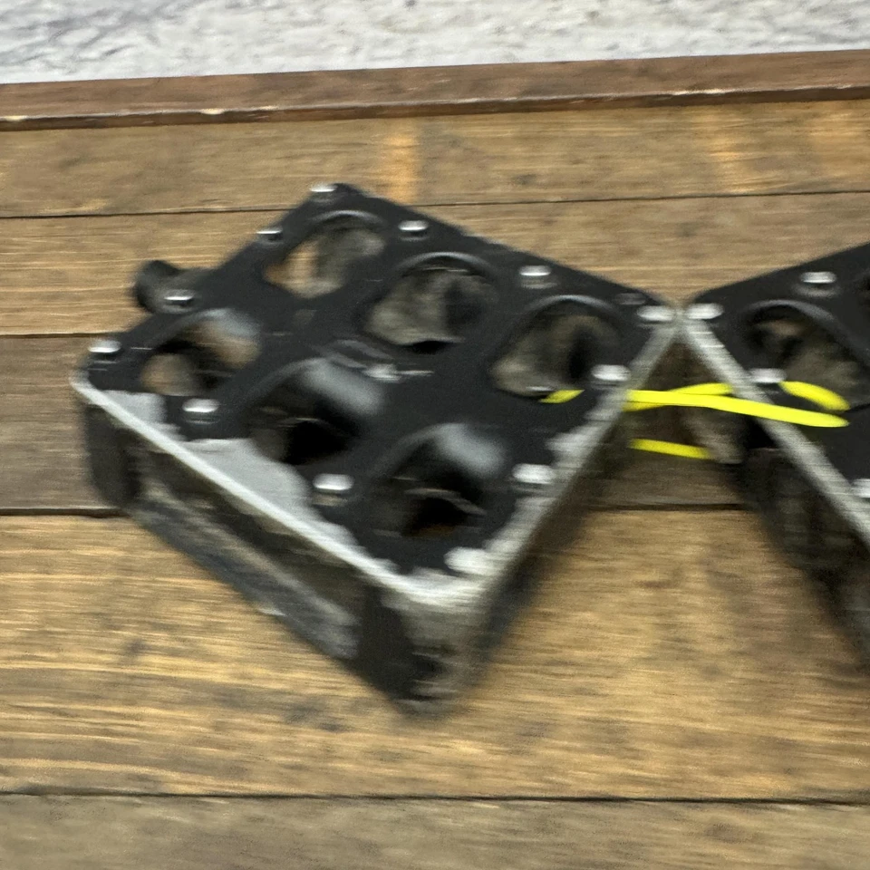 Pedales de plataforma GT BMX negros 9/16 aluminio pedales de bicicleta 9/16 Old School GT 6 orificios Foto 3 de 4