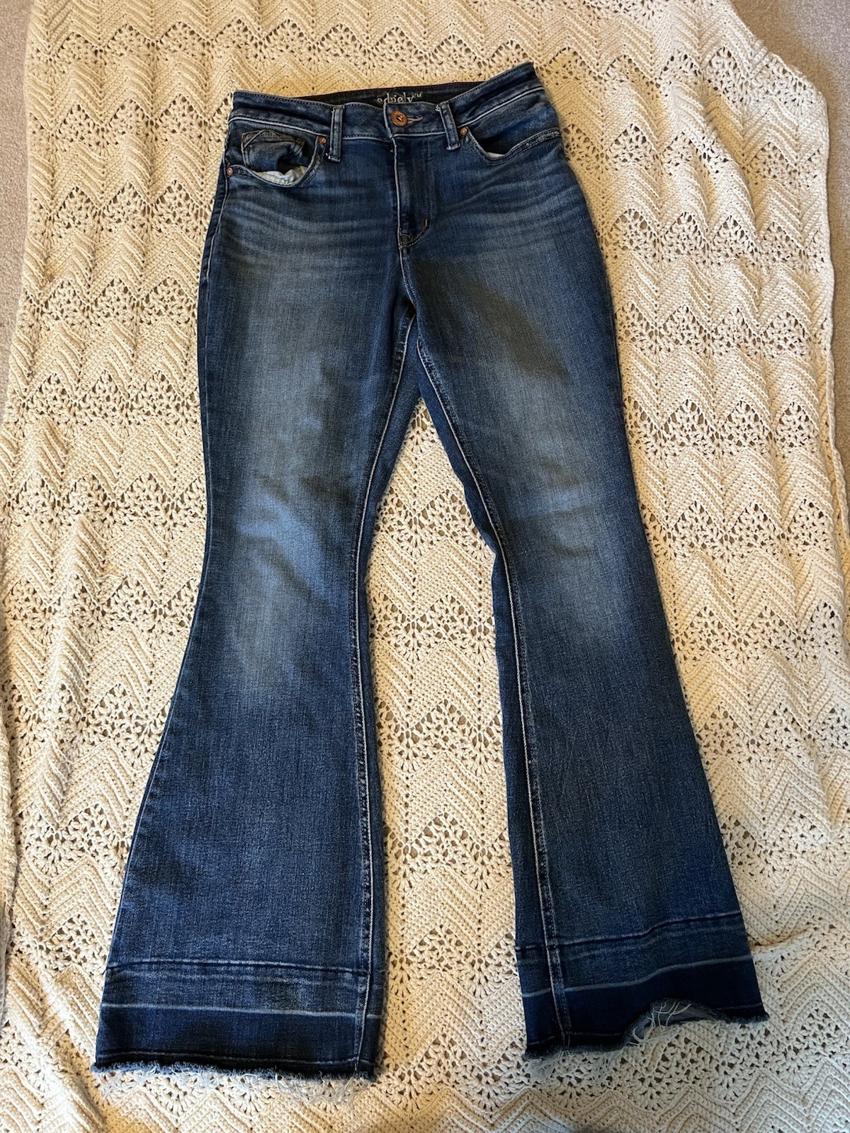 Edgely Women’s Flared Jeans Size 10 Blue Medium Wash Stretch Mid Rise 5-Pocket