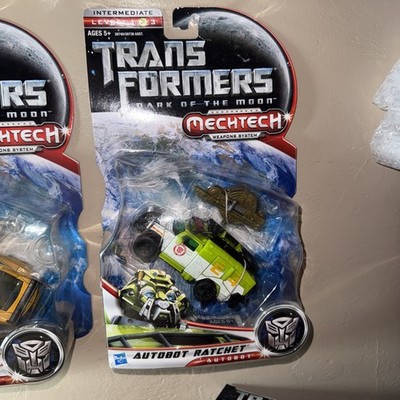 Transformers Dark of The Moon Deluxe class autobot Rachet MISB 2011