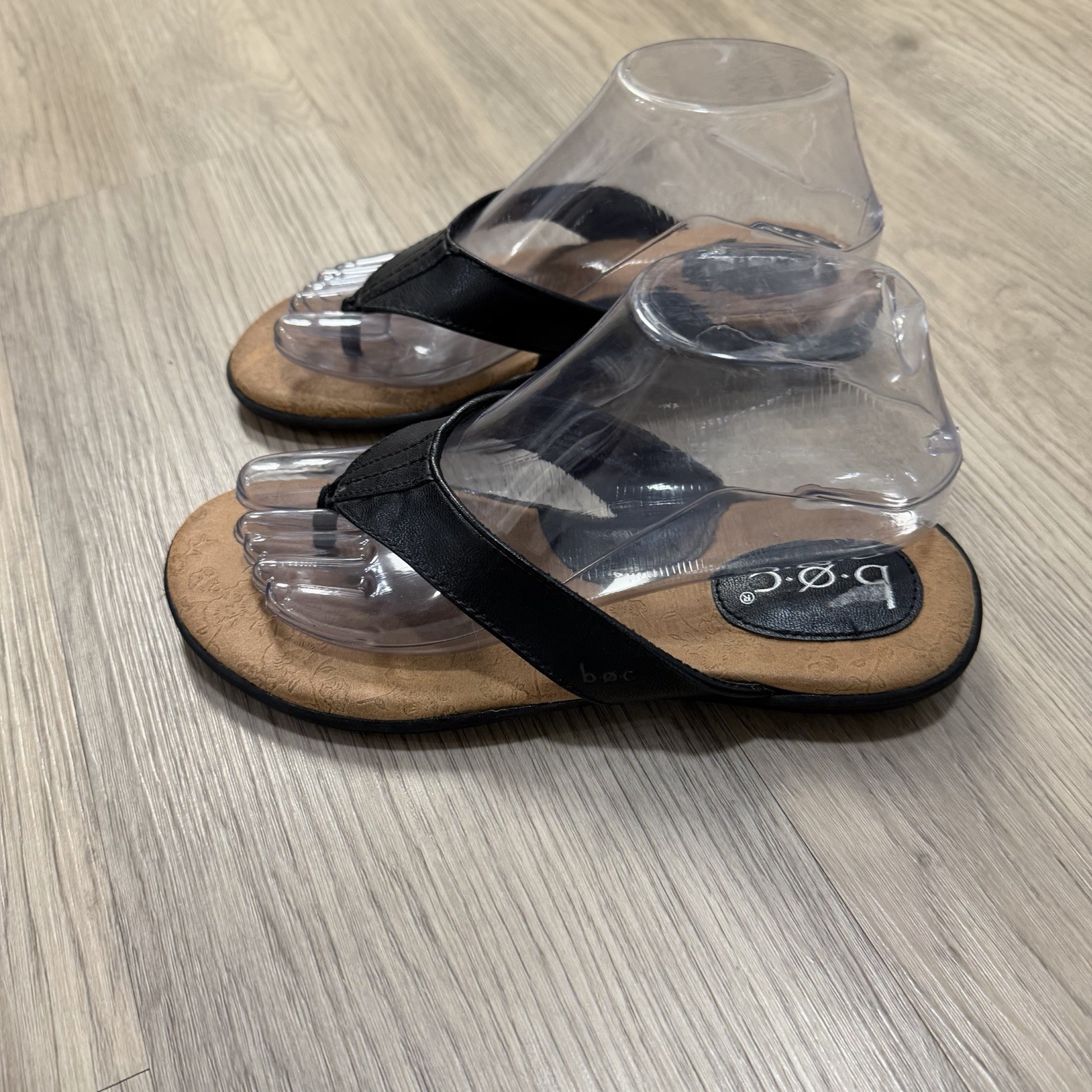 BOC Born Concept Black Vegan Leather Comfort Flip Flops Thong Sandals Size 6 M