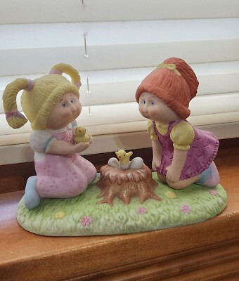 Rare 1984 Xavier Roberts Cabbage Patch Girls Holding New Hatched Chicks 5'' long