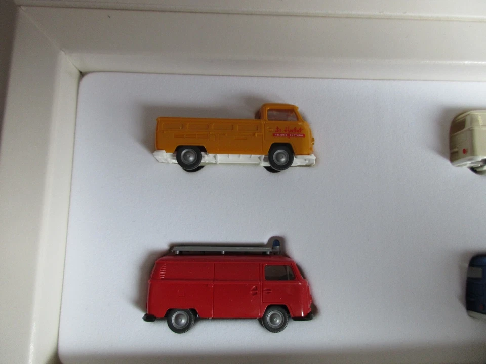 WIKING 9905348 Set Il Bulli T2 La Erfolgsstory VW , 4 Modelli Nuovo IN Cartone - Immagine 3 di 4