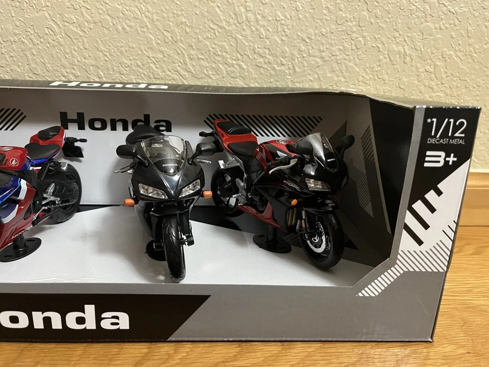 Maisto 1:12 Scale Diecast Honda Motorcycles / Motorbikes - Set of 4 Brand New - Image 4 of 4
