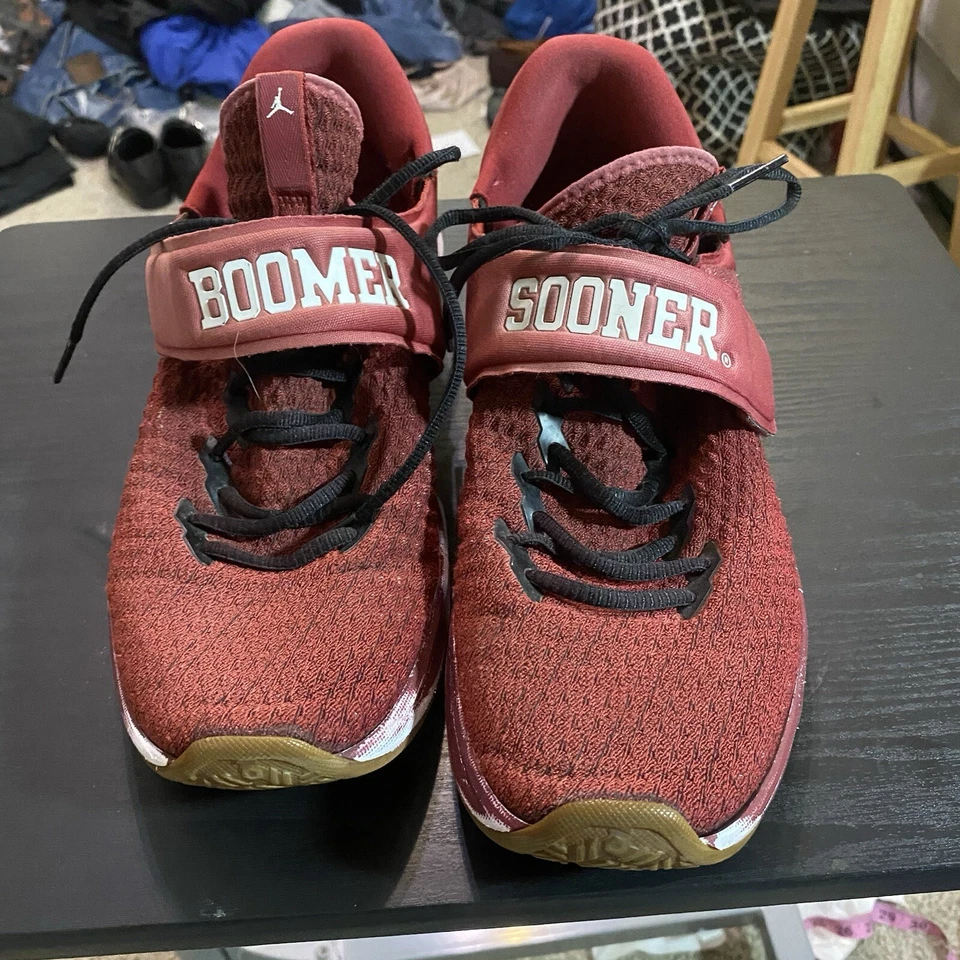 Nike Air Jordan Trainer 3 Oklahoma Sooners OU rojo carmesí AR1401-600 para hombre 12 PE Foto 2 de 4