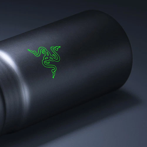 Razer Hydrator Aluminum Water Bottle - Black - 25.3 fl oz / 750ml capacity - Picture 3 of 4