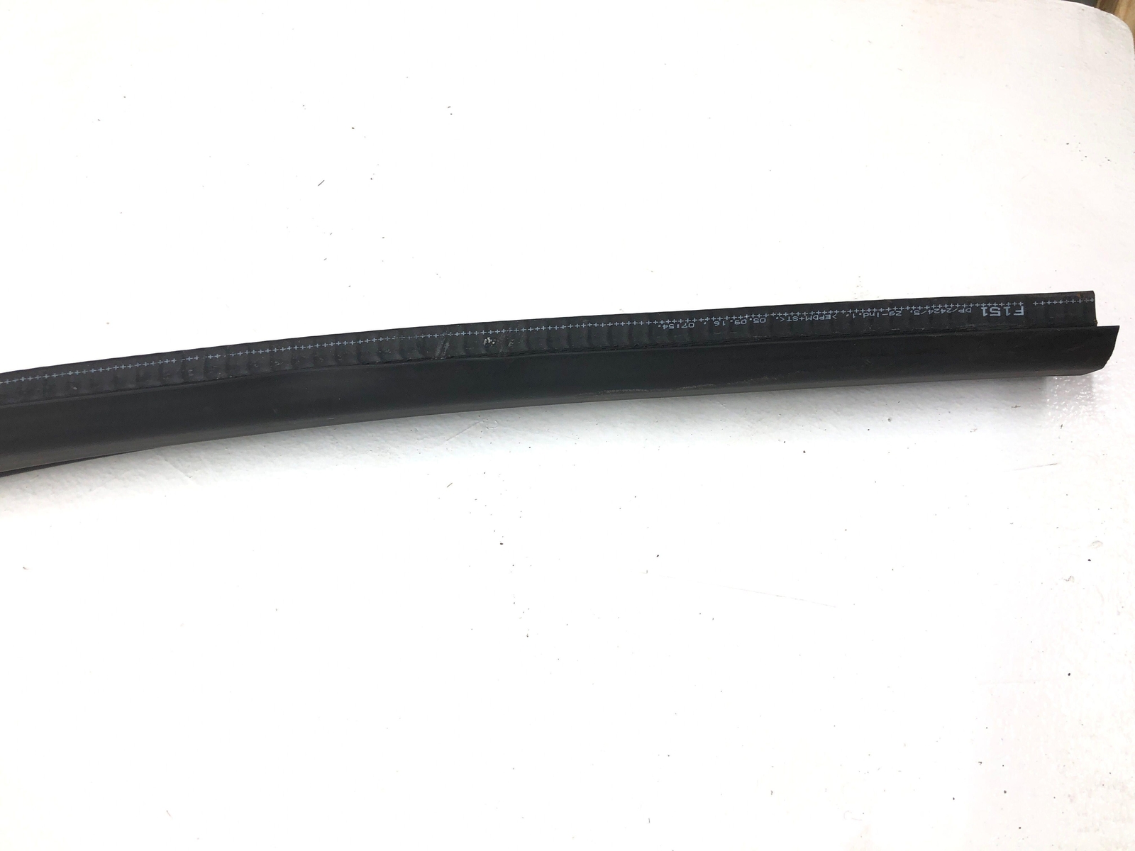 2017-2020 FERRARI GTC4LUSSO LEFT FRONT DOOR BODY WEATHER STRIP SEAL SET OEM