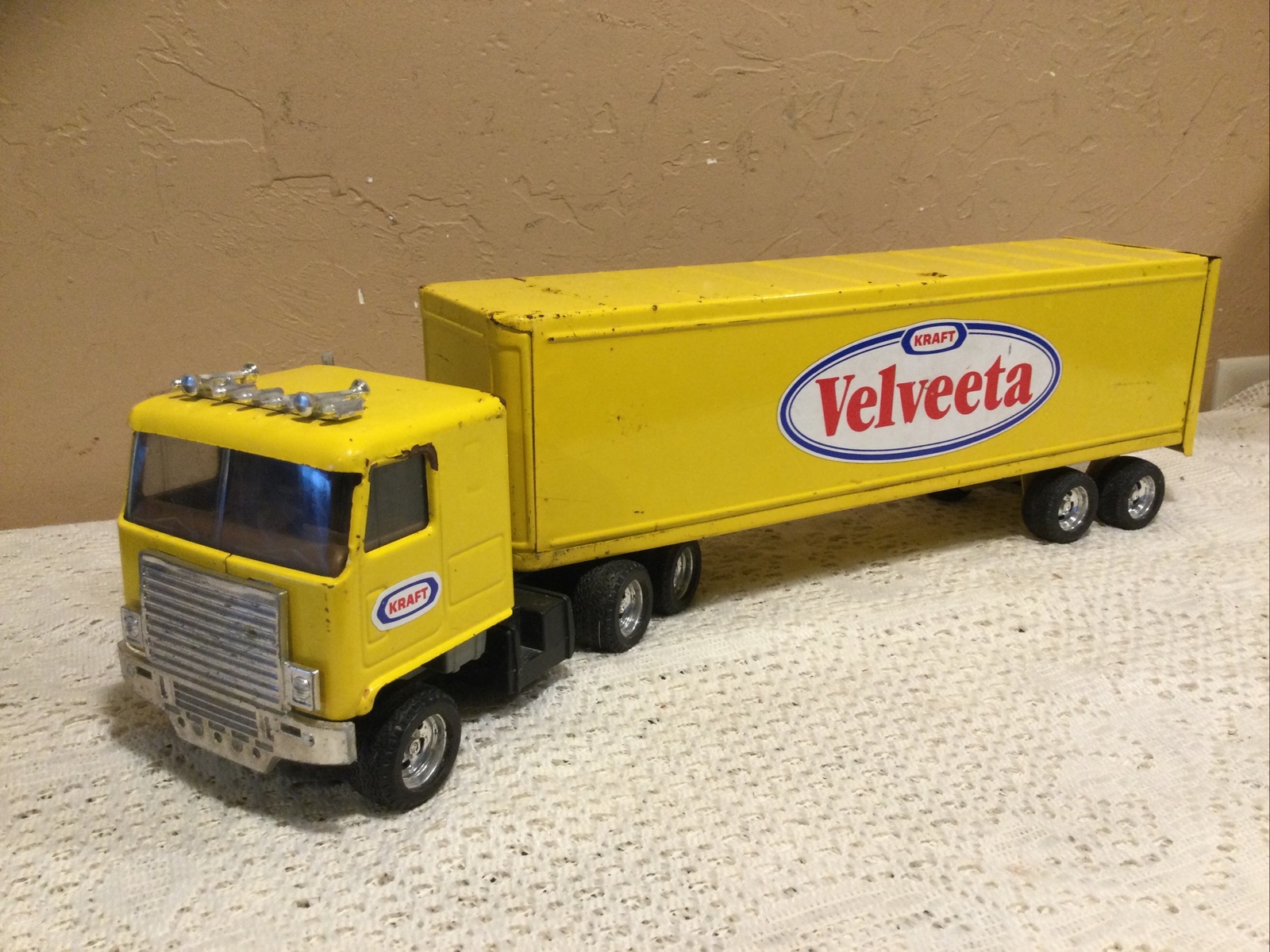 Vintage Ertl Pressed Steel Kraft Velveeta Yellow Tractor Trailer Semi