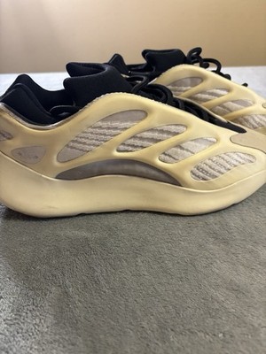 yeezy 700 v3 beige